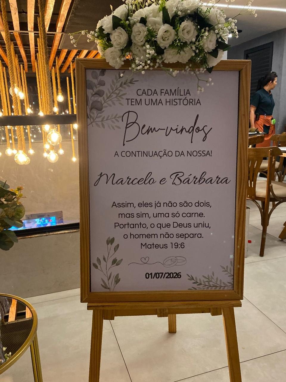 Painel de boas-vindas de casamento no Saguari