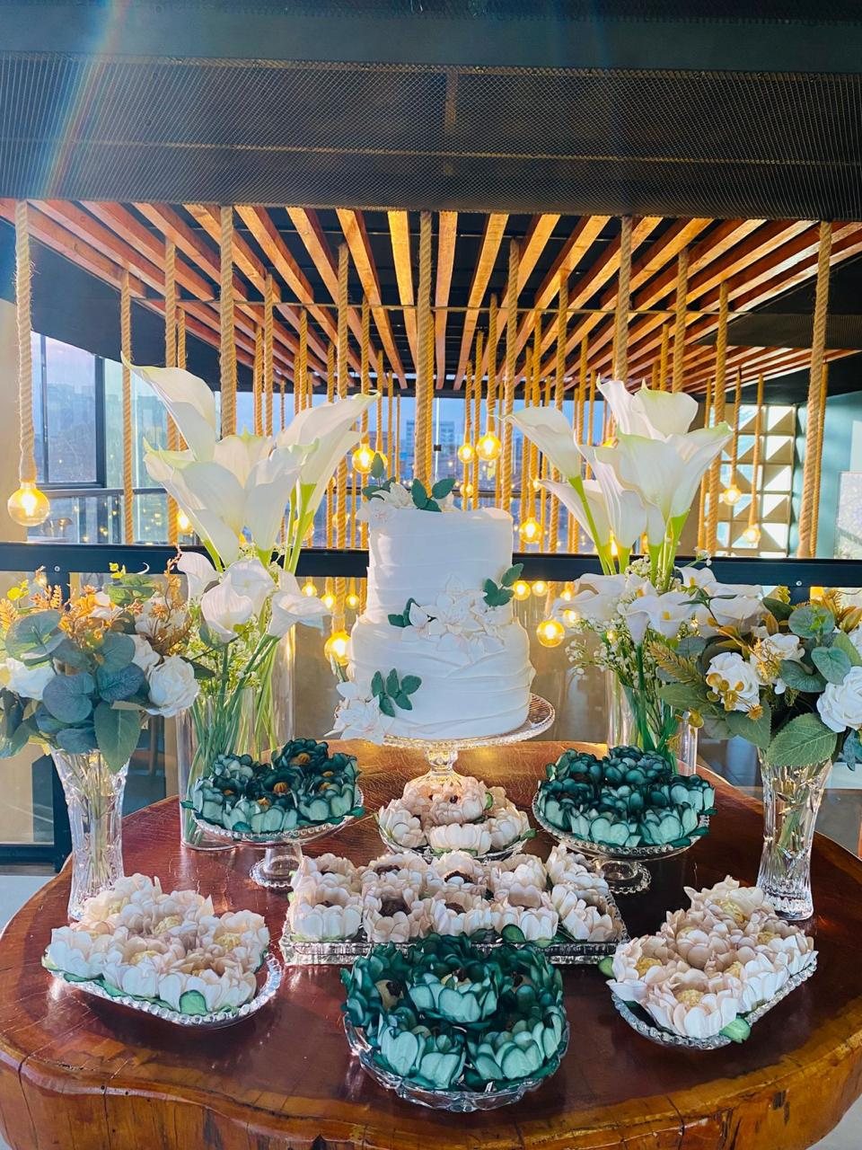Mesa de doces de comemoração